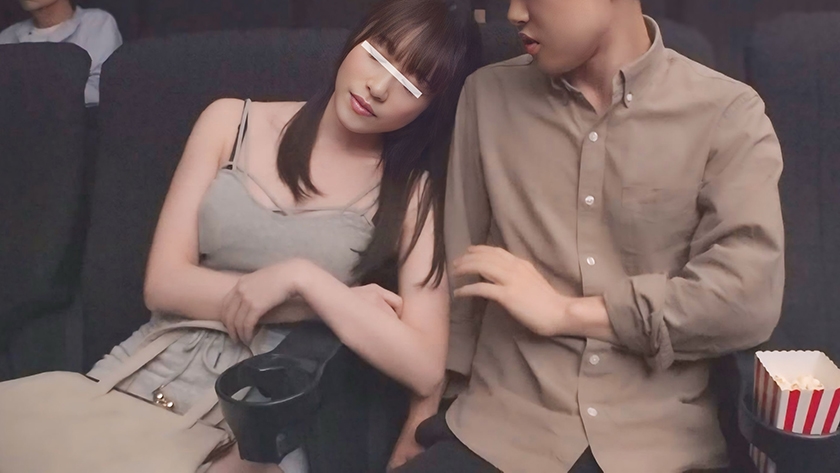 すいてる映画館で隣にスレンダー美女が忍び寄り甘い囁き、上映中バレないようにボクのチ○ポをいじくり倒してくる！「シぃ～…静かにしてください。他のお客さんに迷惑ですよ」淫乱痴女のサイレントSEXザーメン搾取！ #02 ゆうりちゃん