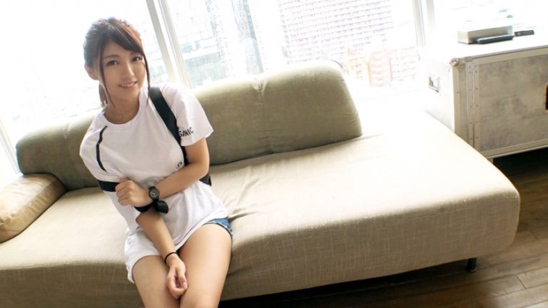 【激カワ女子大生】20歳【痴女になりたい】はるかちゃん参上！応募理由は『前からAVに興味があったんです♪』とにかく痴女になりたい変態女子大生！【耳舐め・足舐め・アナル舐め】は当たり前！【汗だく親父のオデコも舐める】男を責める事に興奮する美少女！大学生とは思えない変態痴女SEX見逃すな！