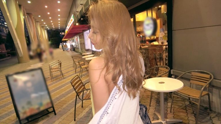 Fカップの自称ヤリマン23歳リオンちゃん参上！応募理由は結局よくわからないがSEXがしたくて来たのは確か！男性経験1000人以上！撮影前日も総勢100人の大乱交パーティーに参加してる筋金入りのパリピギャル！「フェラは挨拶♪食べないとお腹減るっしょ？SEXもそれと同じ♪」そんな気がします！