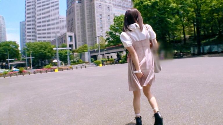 【無敵可愛い】23歳【頭の中が変態】みおちゃん参上！常に頭の中はエロぃ妄想でいっぱいの彼女応募理由は『私がエッチ過ぎて男子に引かれちゃうんです…』勝手に【えちえちプレイ】を始める制御不能の変態娘！『私、チ●ポの為なら何でもします、、、御主人様』こんなに可愛い子が超変態だなんて！【無敵の変態美少女】このSEXは見逃すな！