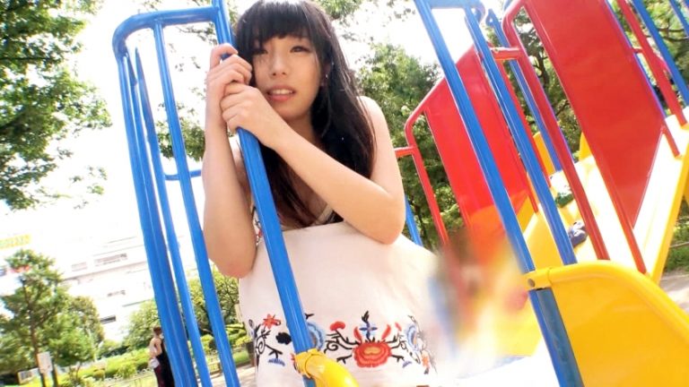 敏感過ぎる美少女大学生21歳みひなちゃん再登場！応募理由は「前回したAV男優とのSEXが忘れられなくて…」耳でイク！乳首でイク！何をしても絶頂に次ぐ絶頂の嵐なエロエロ女子大生！そんなに感じたらカラダ疲れないですか？「それがイィんです♪」就活しないでSEX三昧！激イキ女子大生みひなちゃん必見です！