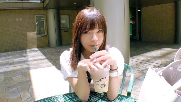 【無敵可愛い】23歳【頭の中が変態】みおちゃん参上！常に頭の中はエロぃ妄想でいっぱいの彼女応募理由は『私がエッチ過ぎて男子に引かれちゃうんです…』勝手に【えちえちプレイ】を始める制御不能の変態娘！『私、チ●ポの為なら何でもします、、、御主人様』こんなに可愛い子が超変態だなんて！【無敵の変態美少女】このSEXは見逃すな！
