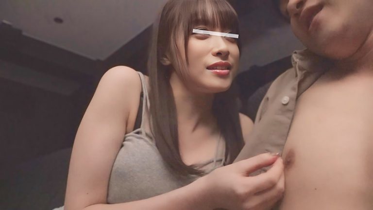 すいてる映画館で隣にスレンダー美女が忍び寄り甘い囁き、上映中バレないようにボクのチ○ポをいじくり倒してくる！「シぃ～…静かにしてください。他のお客さんに迷惑ですよ」淫乱痴女のサイレントSEXザーメン搾取！ #02 ゆうりちゃん
