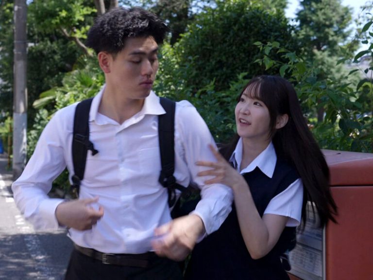 ボクだけが知っている同級生のドSな本性 学校一の美少女J●におしっこを飲まされ、唾液まみれの飲尿クンニで溺れイキ！ 依本しおり