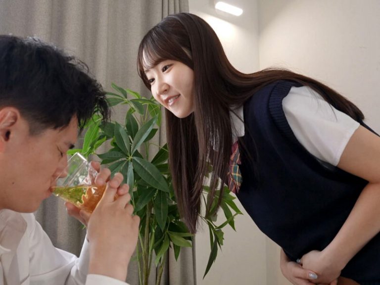 ボクだけが知っている同級生のドSな本性 学校一の美少女J●におしっこを飲まされ、唾液まみれの飲尿クンニで溺れイキ！ 依本しおり