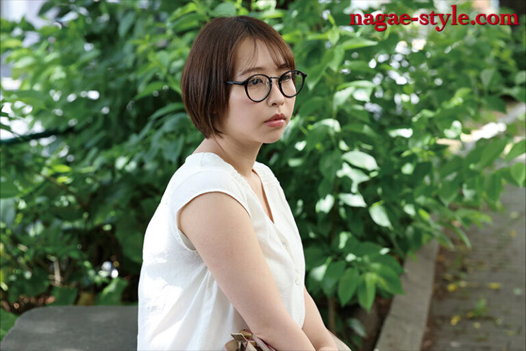 夫は知らない妻の秘密の痴惑行為 年下を痴●誘惑する妻 宍戸里帆
